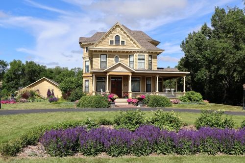 Toured Don and Mary Kinzler’s garden.
